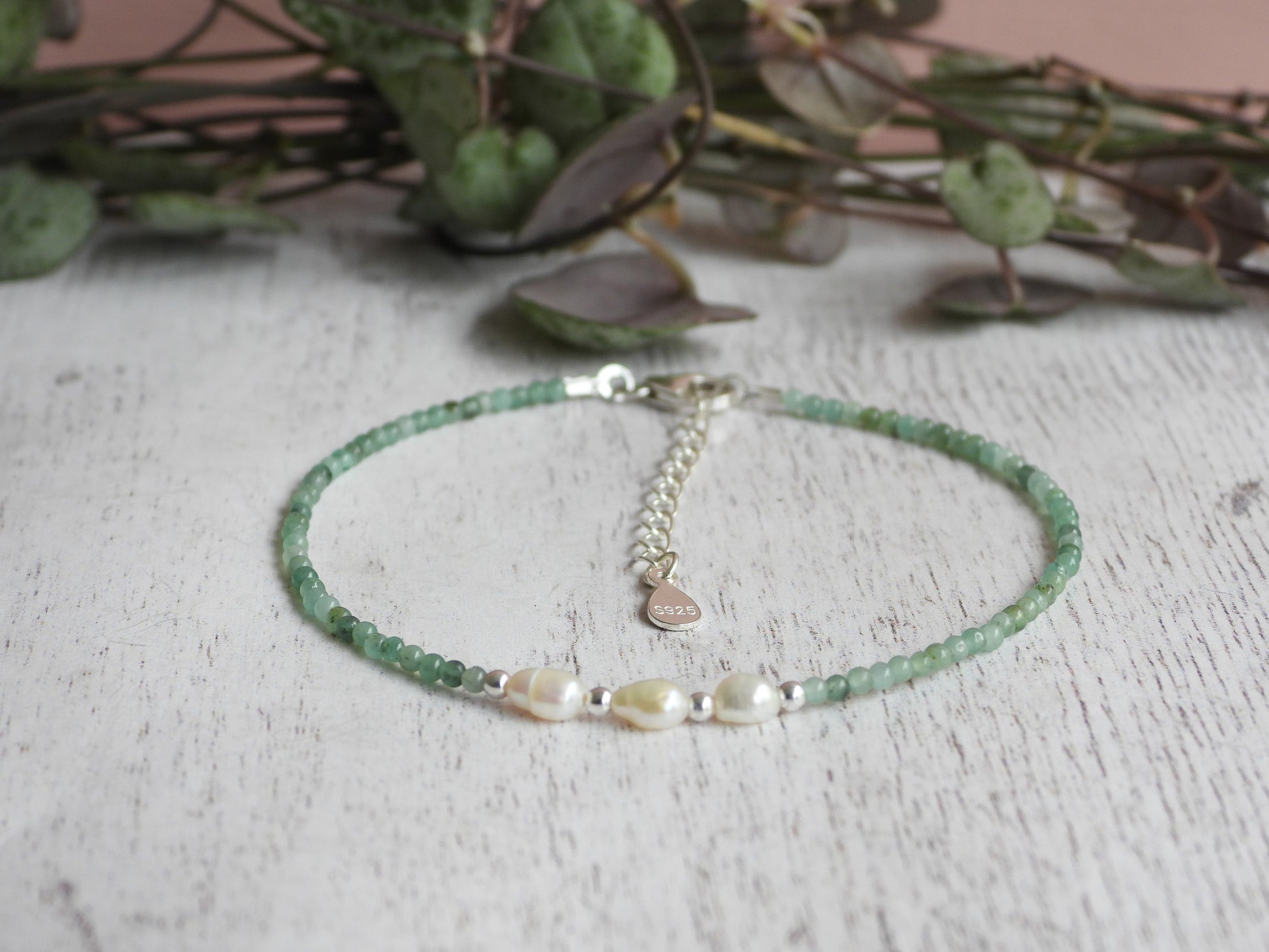 adjustable emerald, silver 925 and freshwater pearl beaded bracelet with May birthstone
