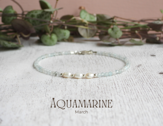 dainty aquamarine and freshwater pearl handmade beaded bracelet