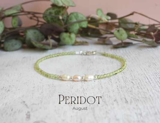 dainty peridot gemstone and pearl beaded bracelet with sterling silver clasp