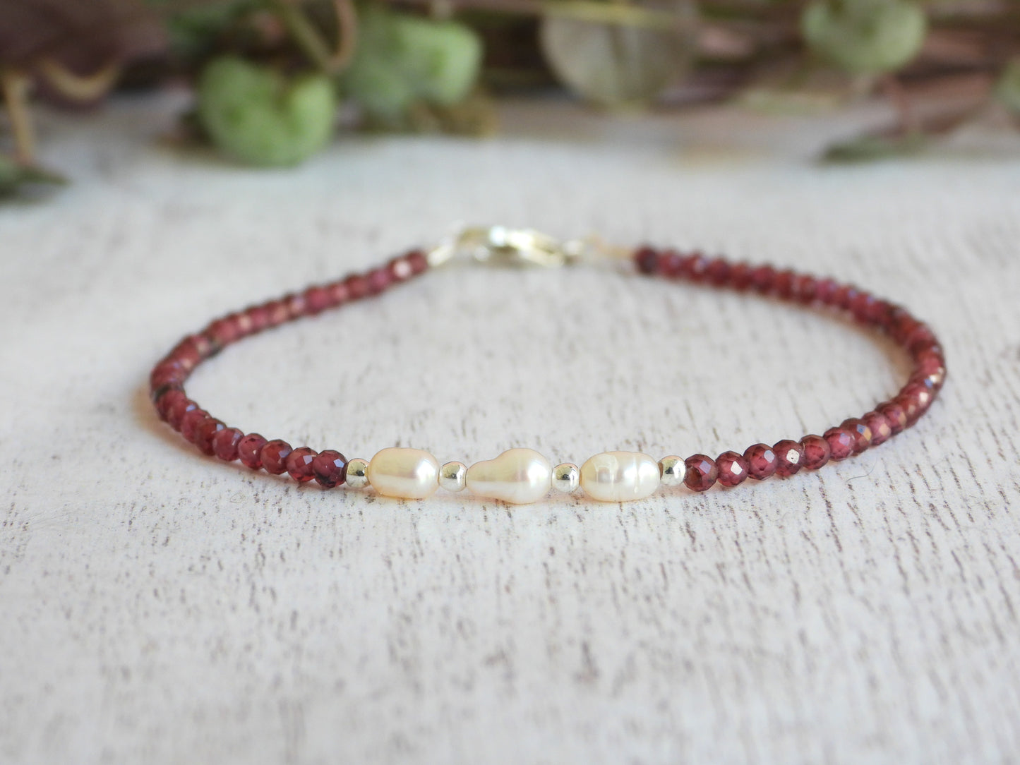 beachy boho garnet birthstone and pearl beaded bracelet