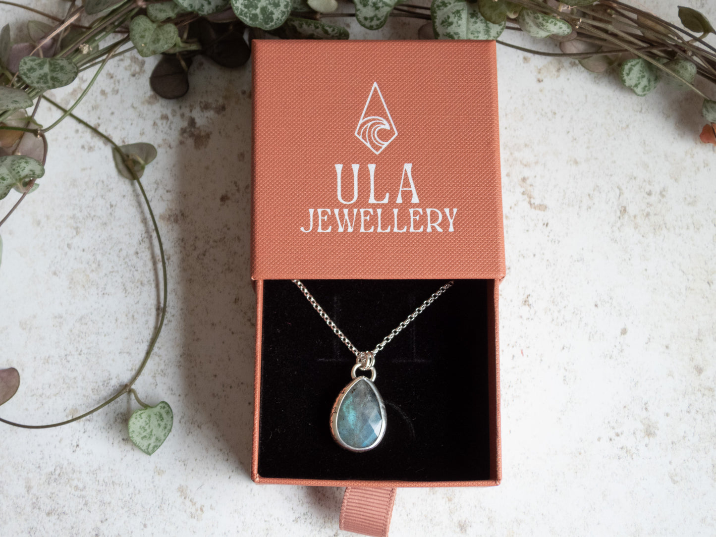 Celestial "Steren" Labradorite Charm Necklace | Stone of Magic